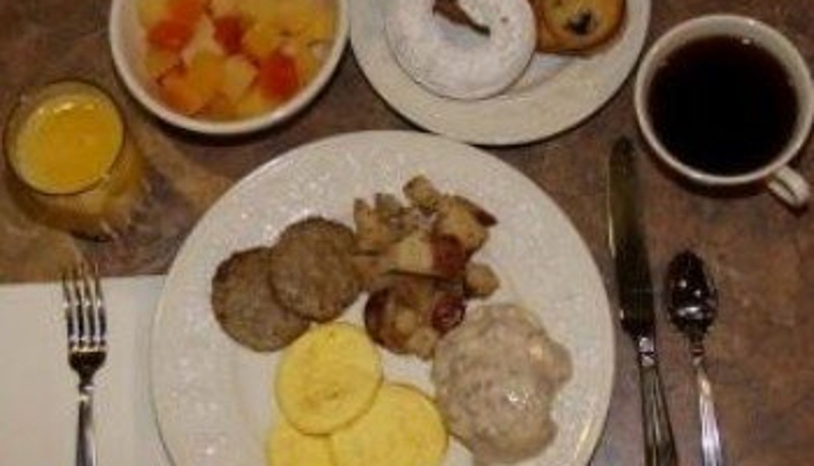 Restaurant - Budget Host Inn & Suites St. Ignace