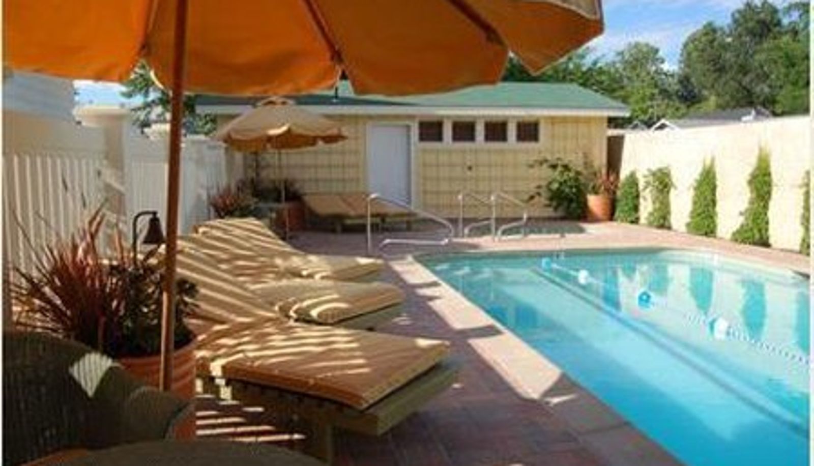 Pool - Tallman Hotel