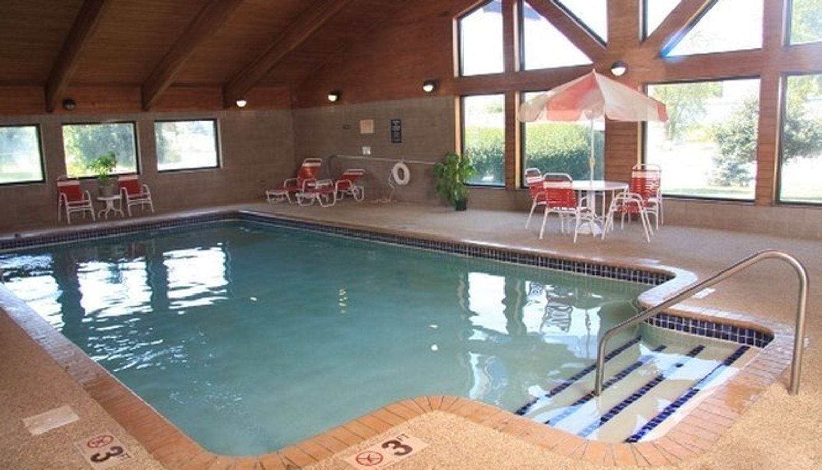 Pool - Tivoli Inn & Suites