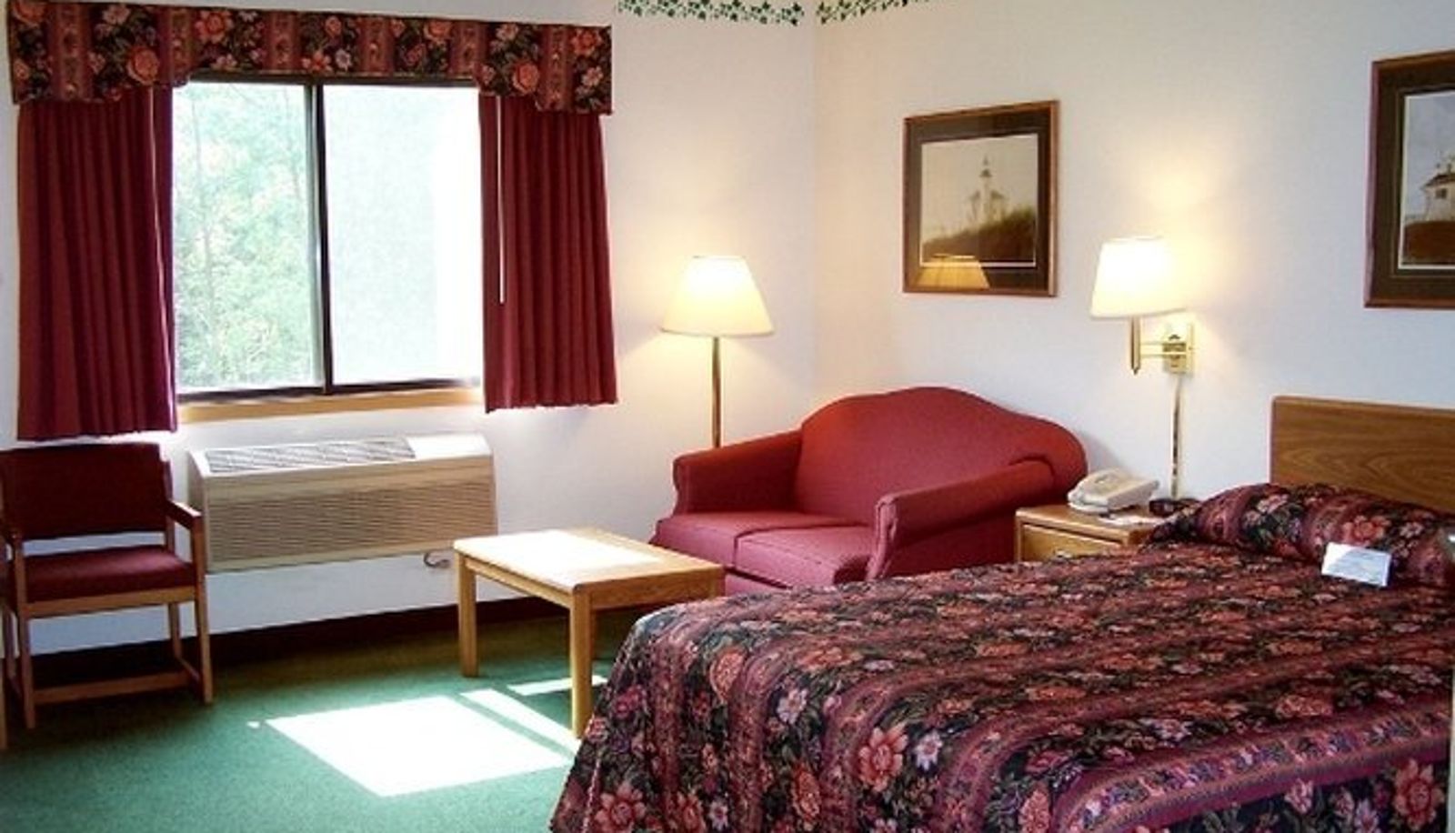 Zimmer - Tivoli Inn & Suites