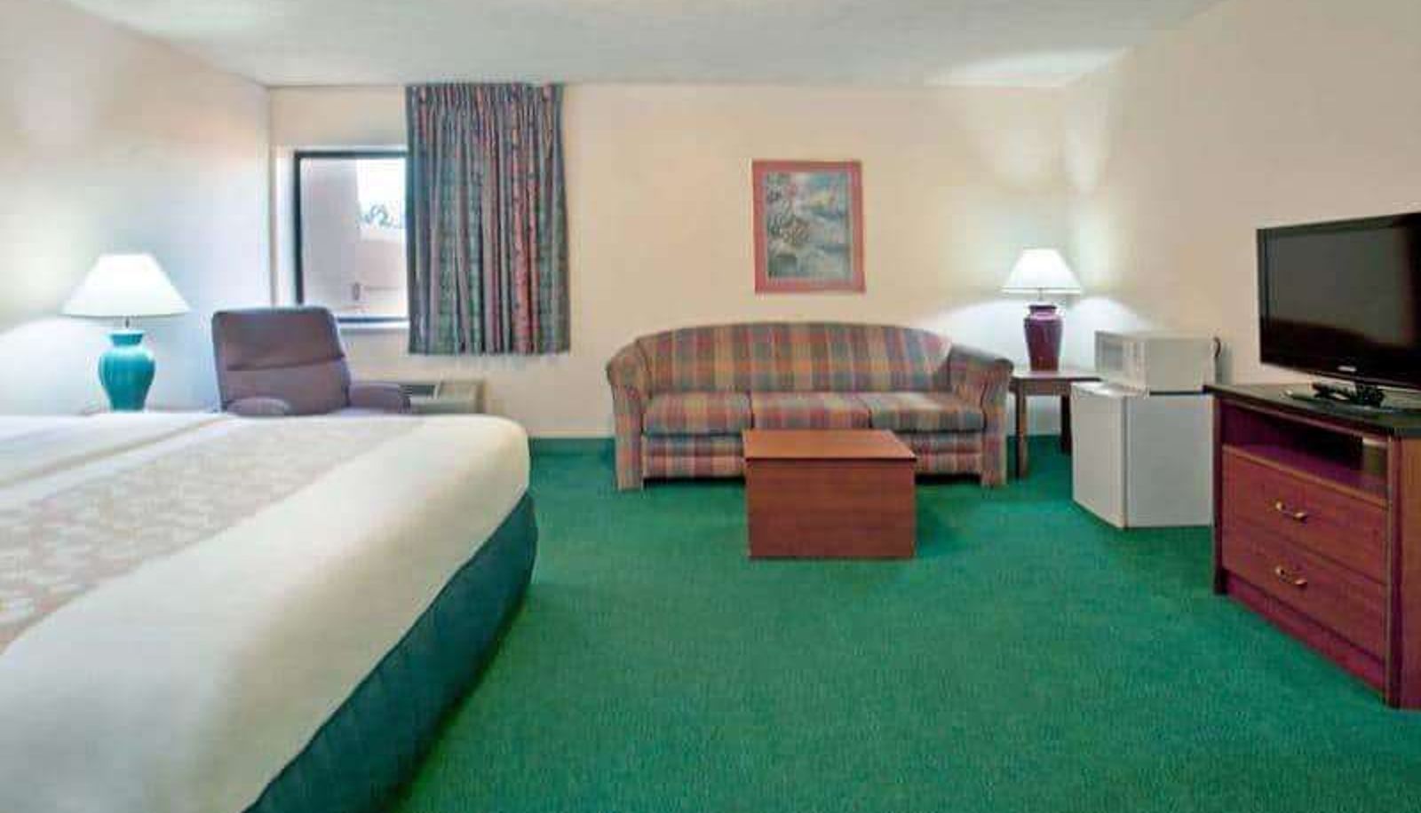 Camera - Norwood Inn and Suites Indianapolis