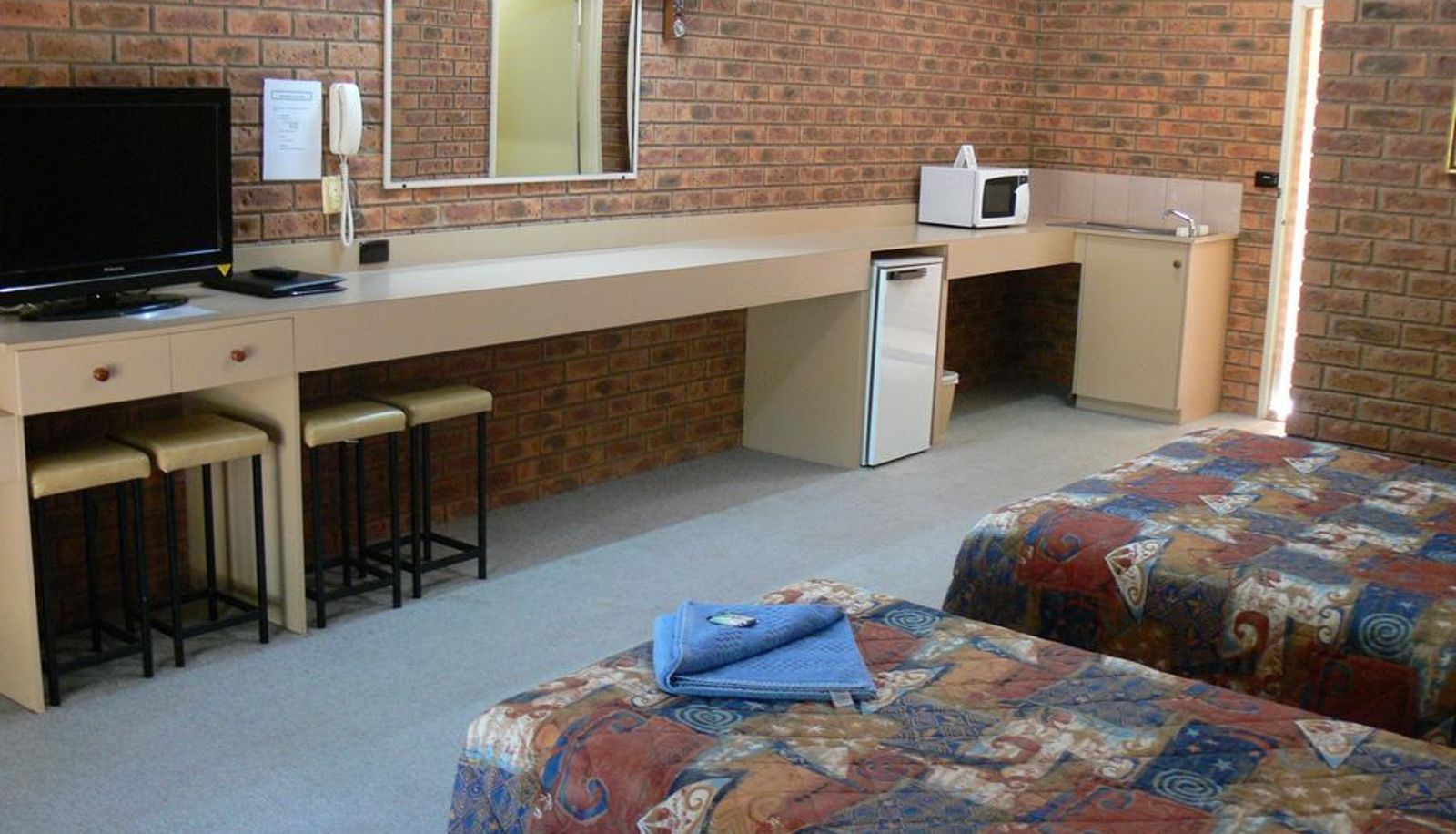 Info - Settlement Motor Inn
