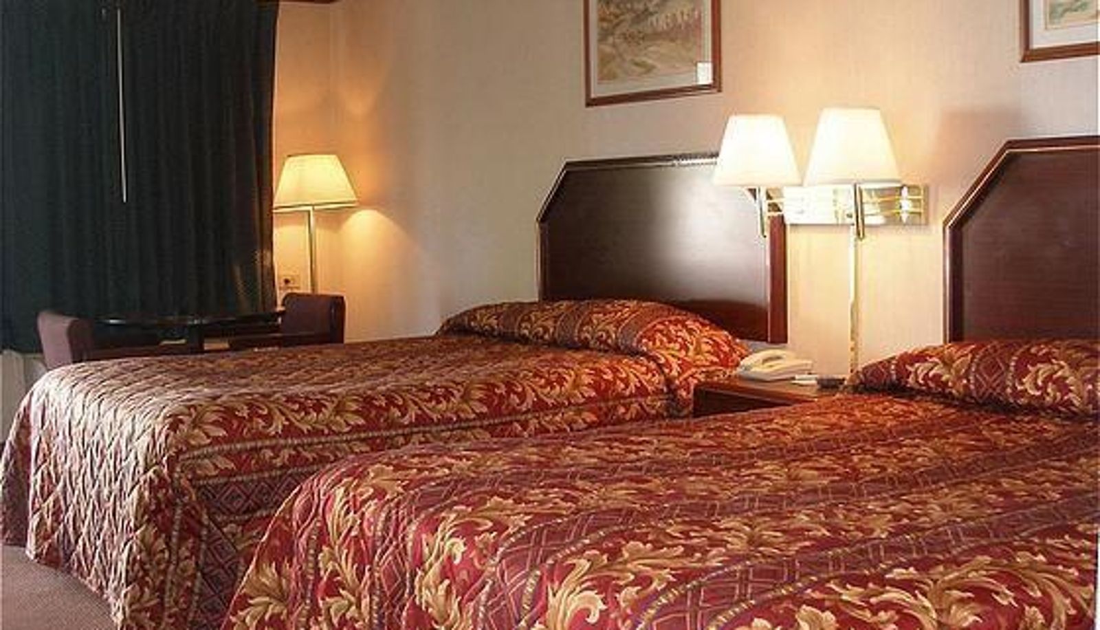 Room - Red Carpet Inn Greensboro