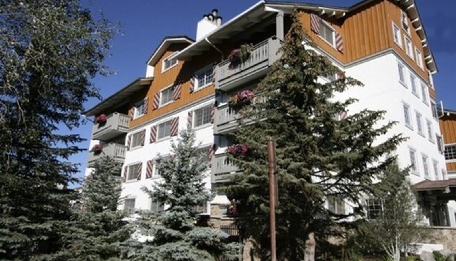 Exterior view - 9 Vail Road VR