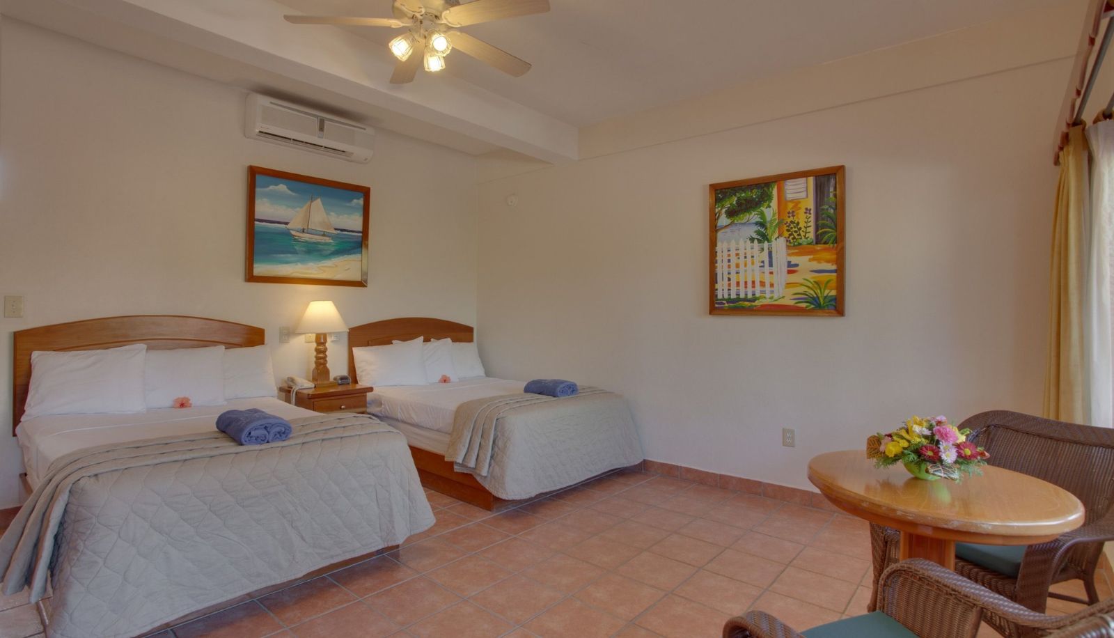 Chambre - SunBreeze Hotel