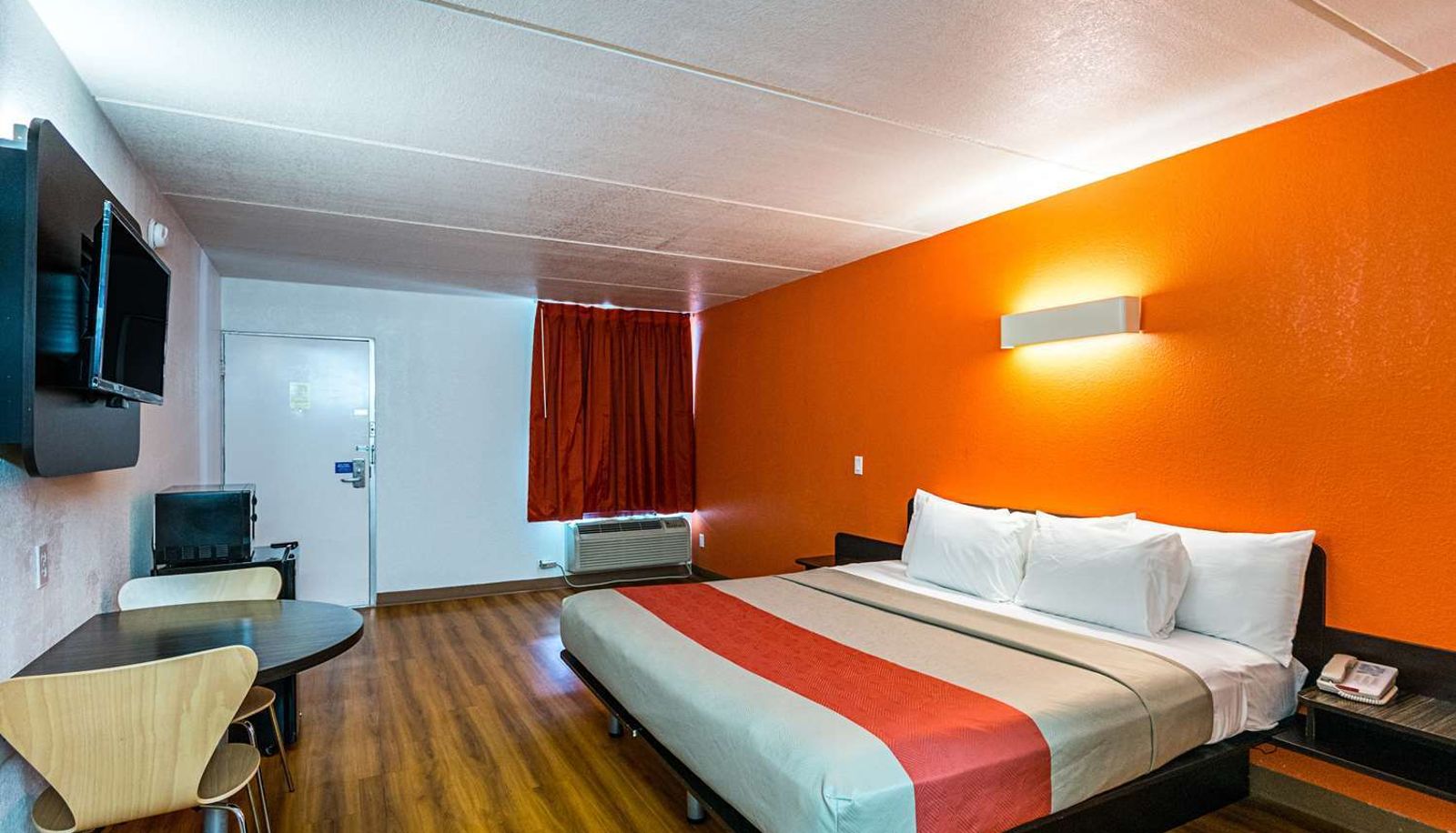 Zimmer - TX Executive Inn - Cleveland