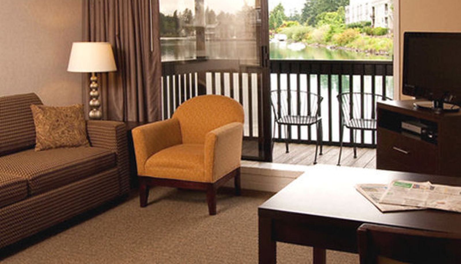 Room - Lakeshore Inn