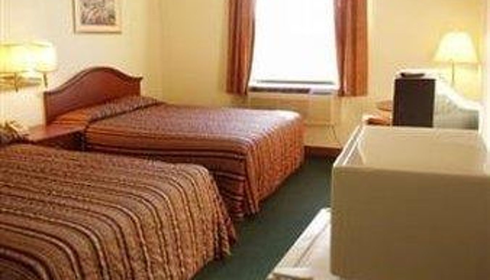 Room - PLAZA HOTEL