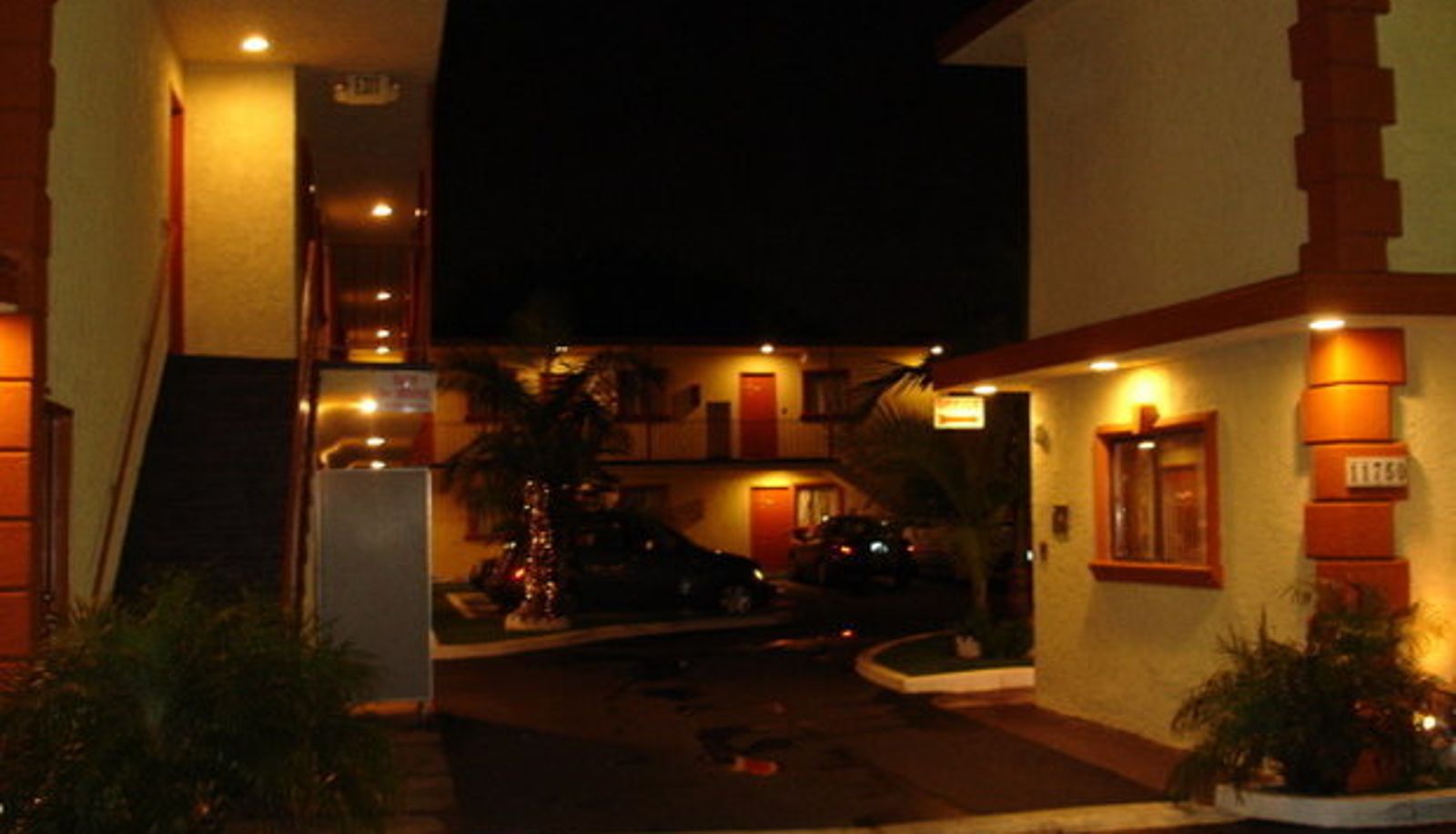 Wellness and fitness area - Paradise Inn & Suites