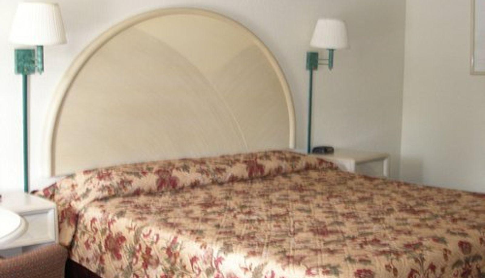 Zimmer - Scottish Inns Lake City