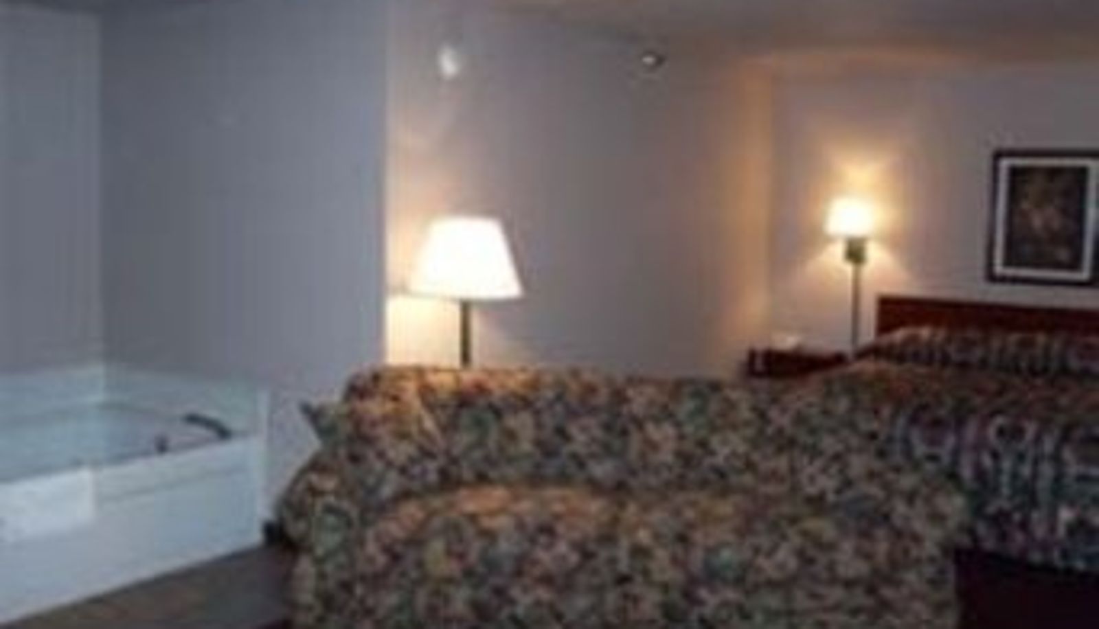 Camera - DeSmet Super Deluxe Inn & Stes