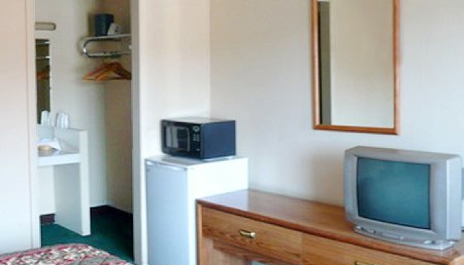 Zimmer - Knights Inn Cheyenne