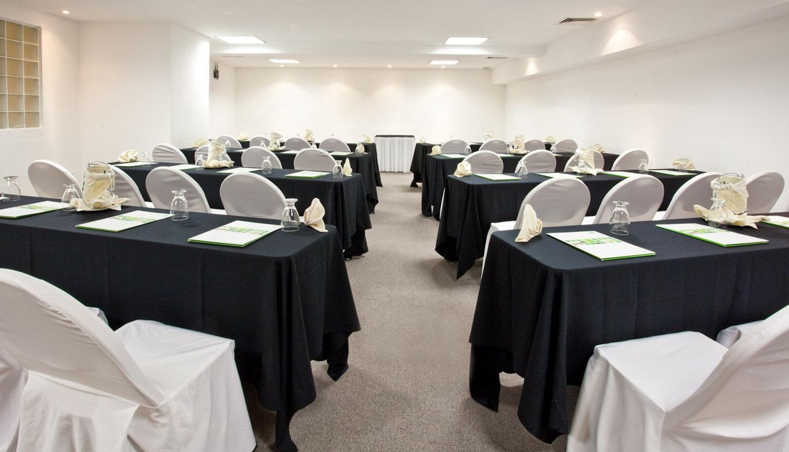 Sala de conferencias - Holiday Inn CANCUN ARENAS