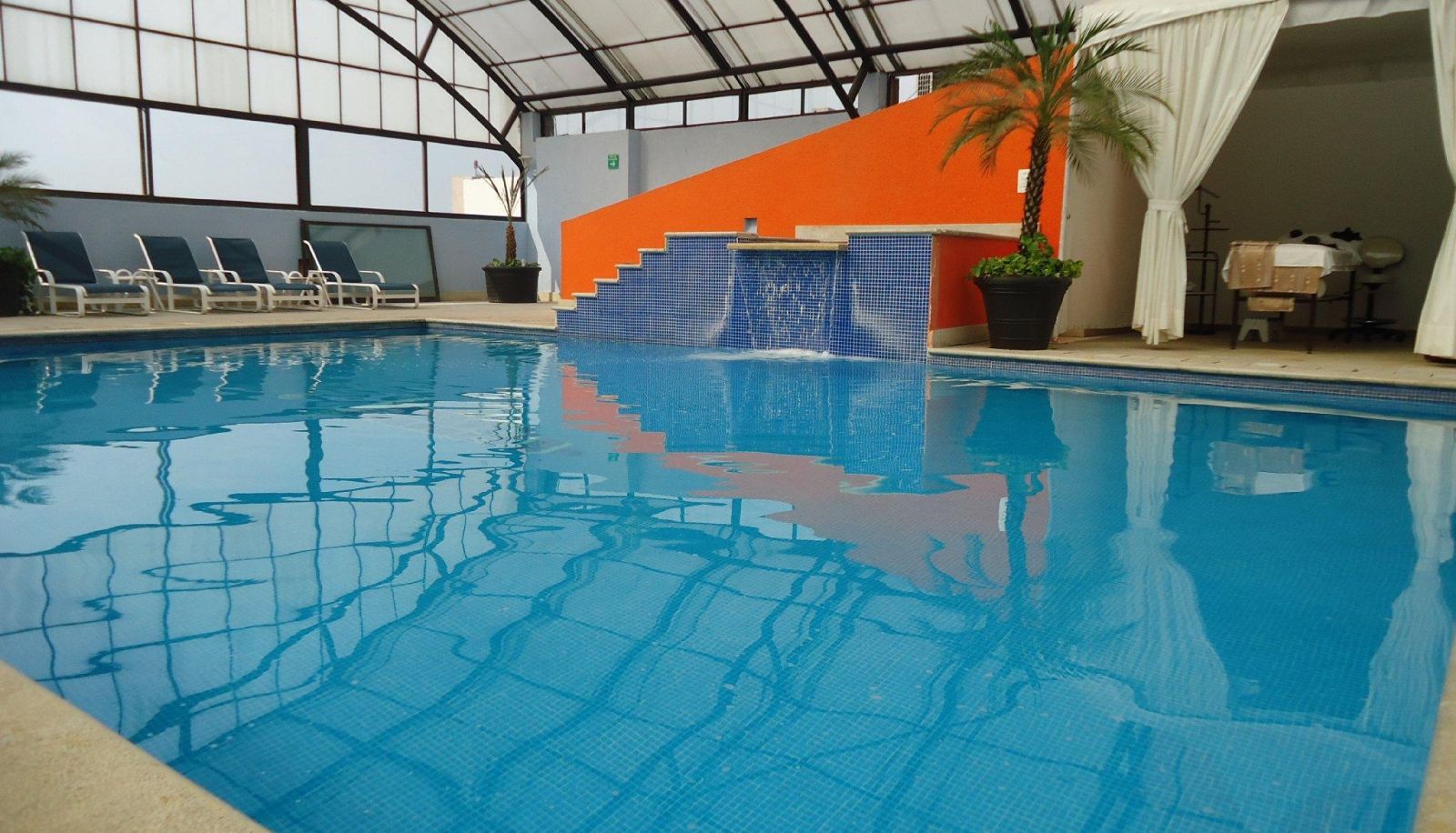 Zona de bienestar y gimnasio - Riazor Hotel