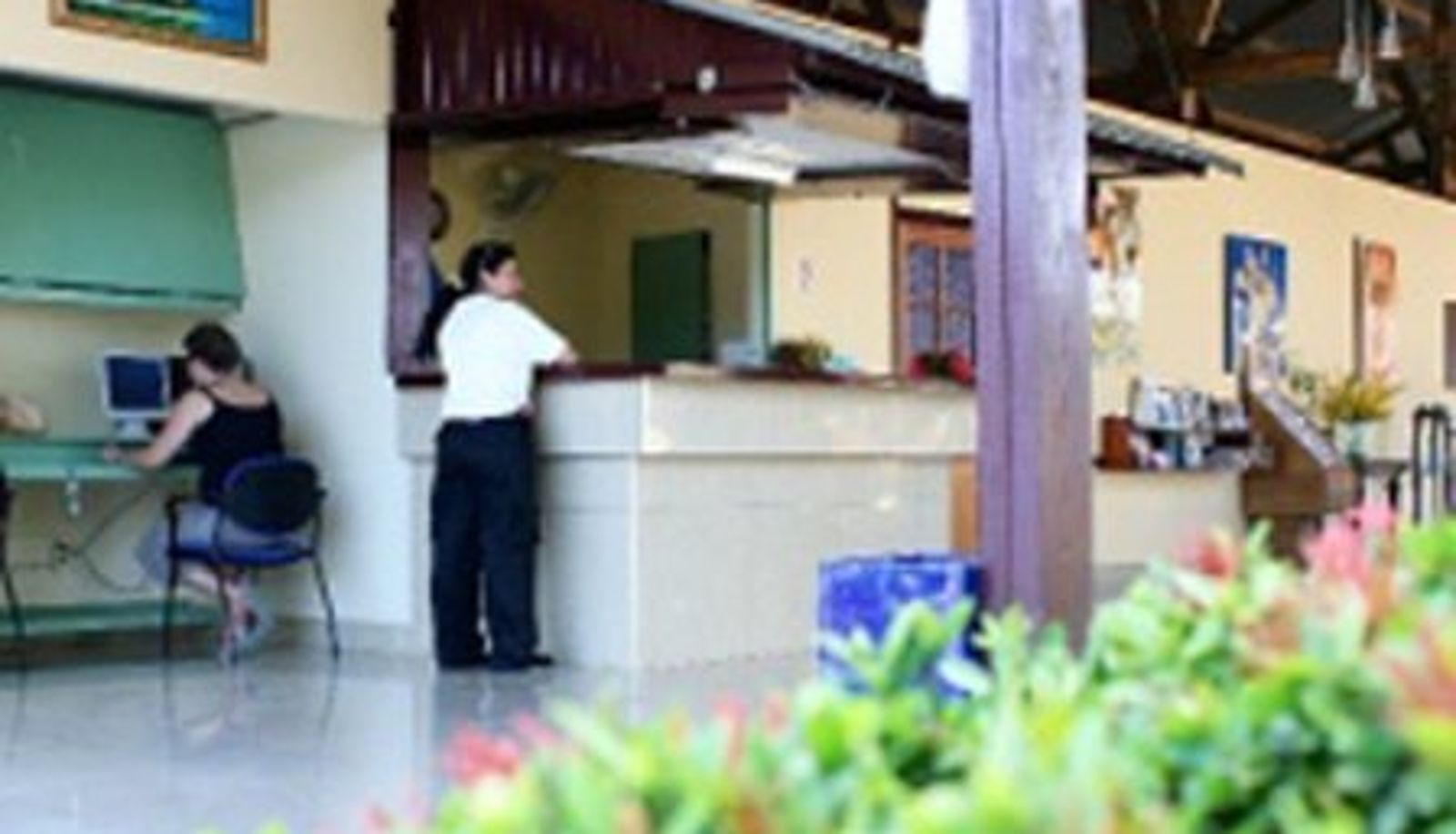 Hall - Aruba Blue Village