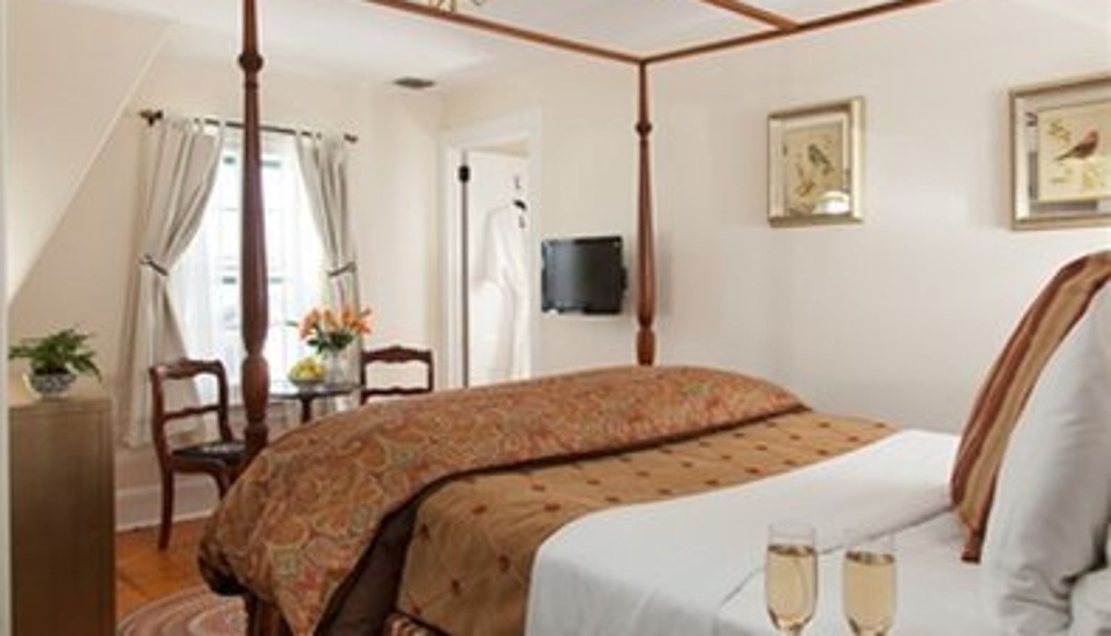 Room - Garden Gables Inn