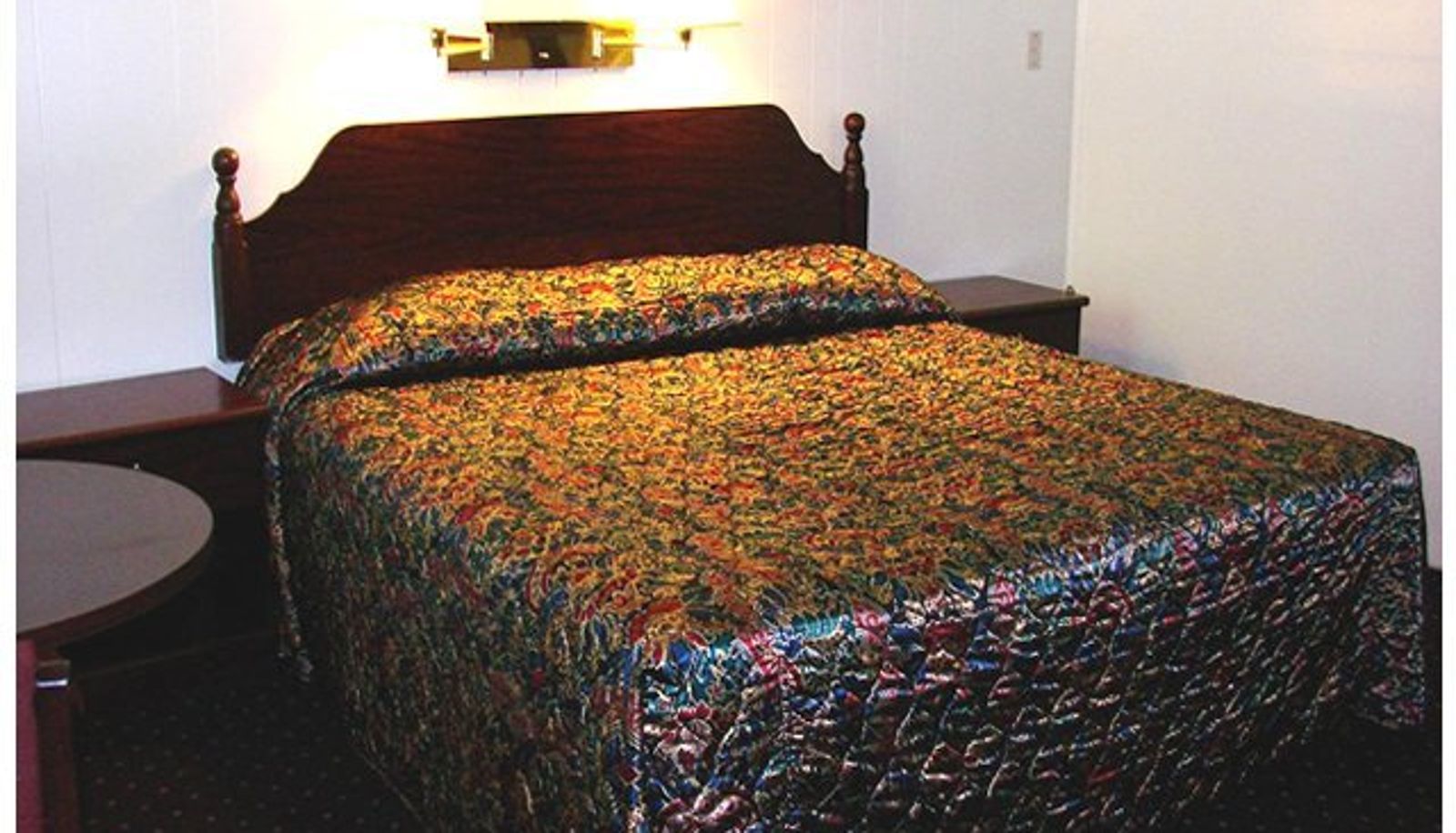 Room - Red Carpet Inn Parsippany Area