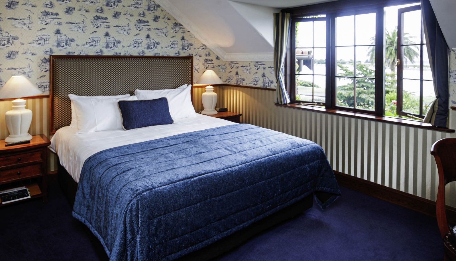 Room - Grand Arden Monaco Nelson