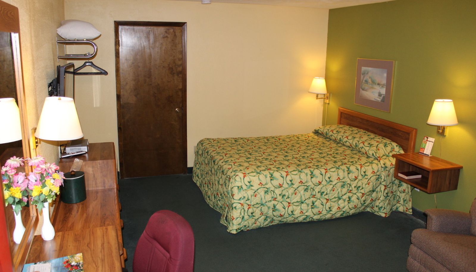 Room - Timberline Motel Saugatuck