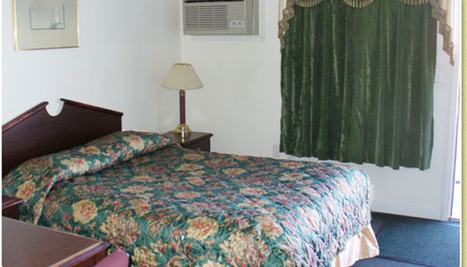 Room - Oakdale Motel Owatonna