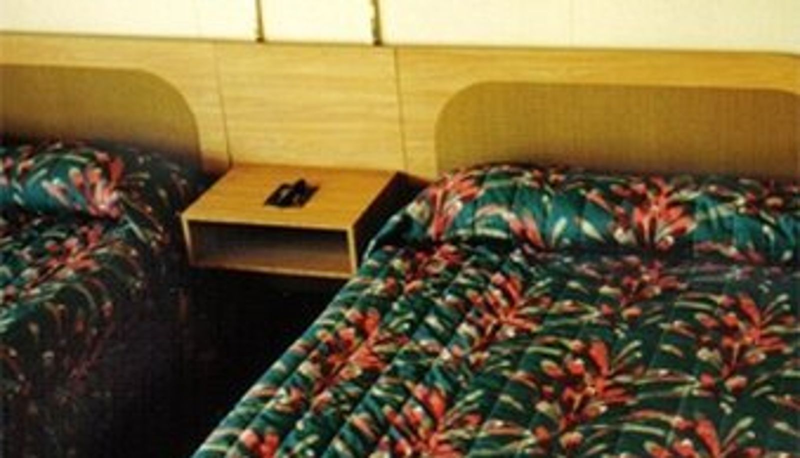 Zimmer - Sedalia Budget Host Super 7 Motel