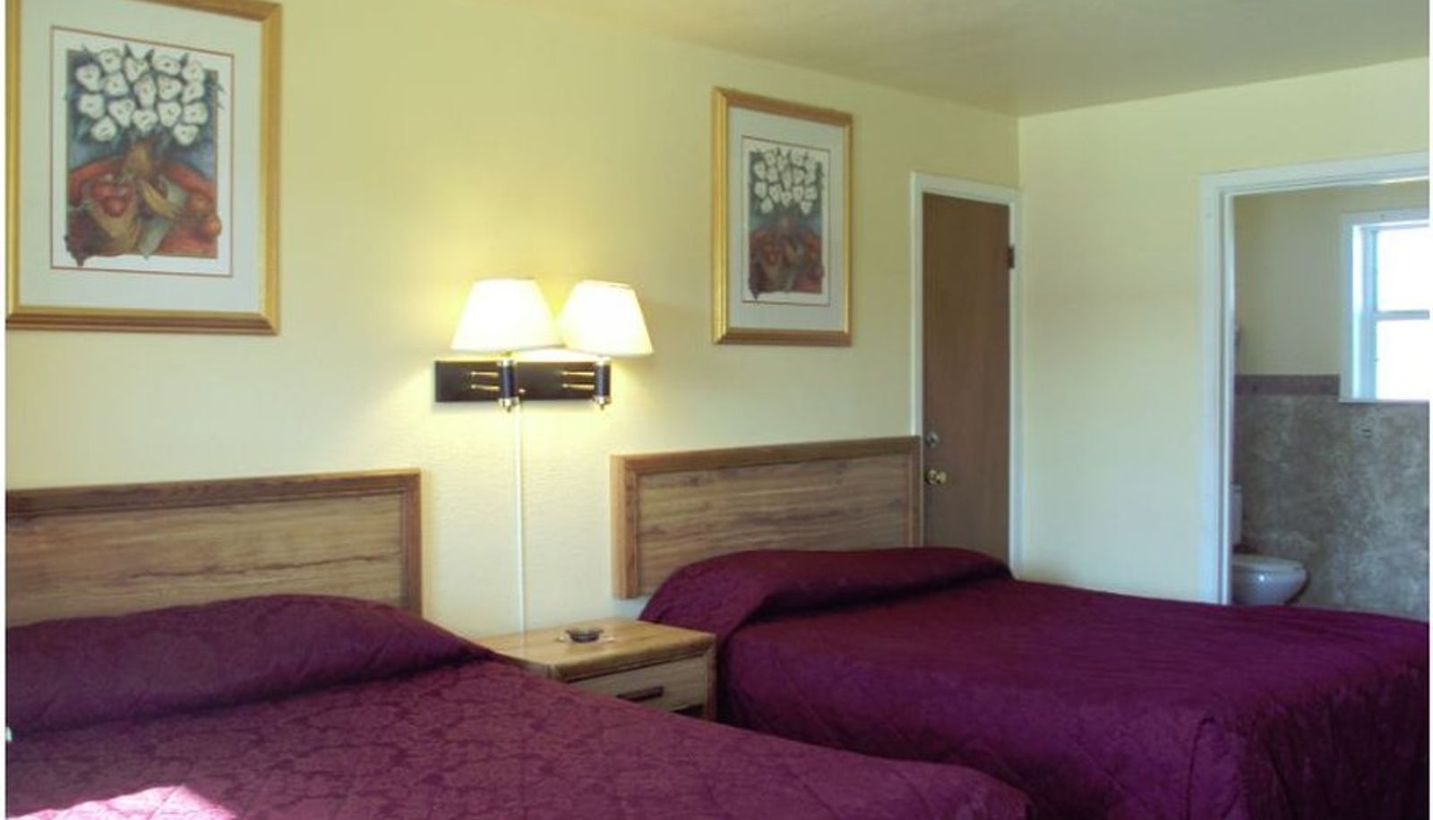 Room - Budget Host Western Motel Vernon