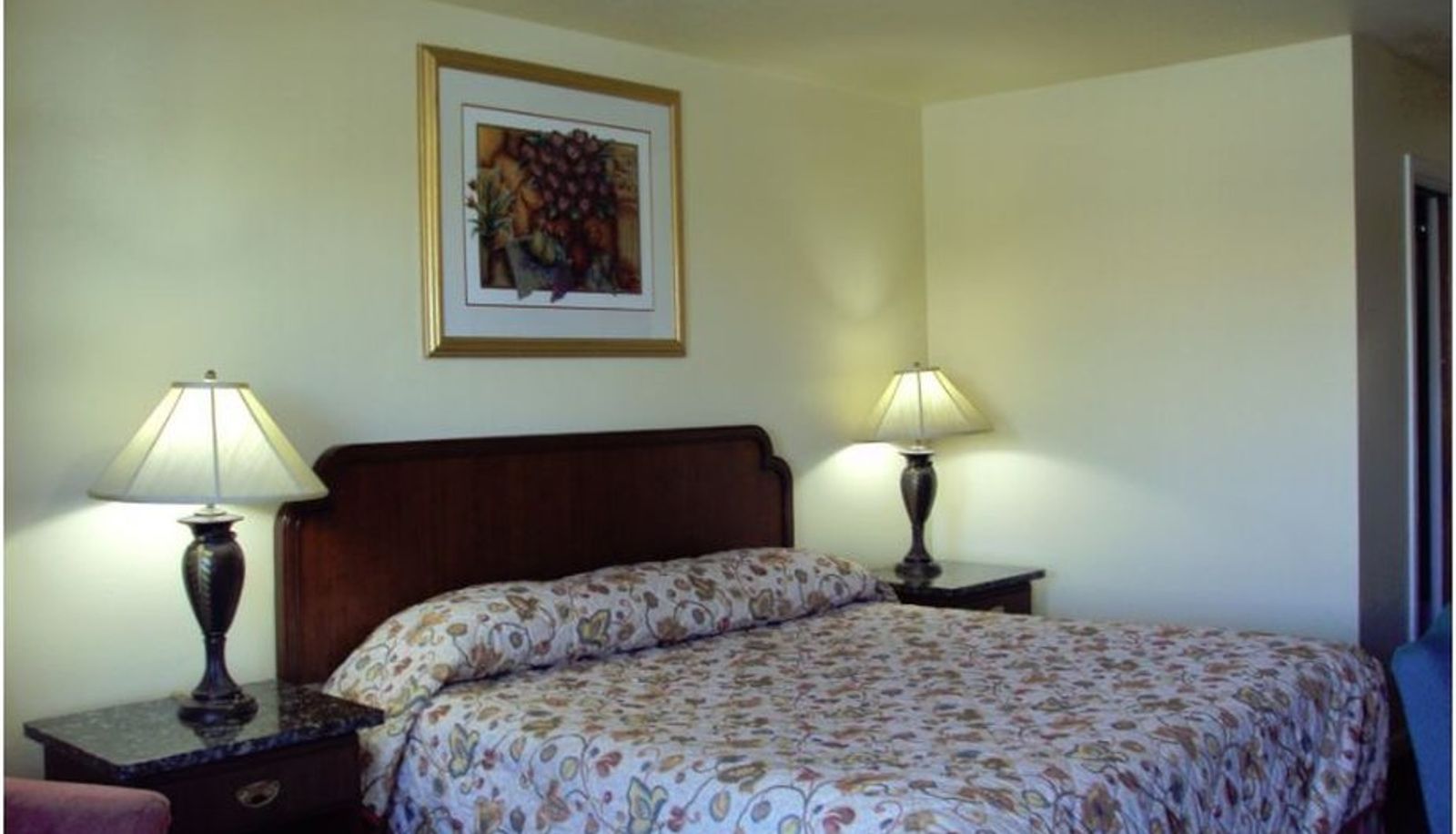 Room - Budget Host Western Motel Vernon