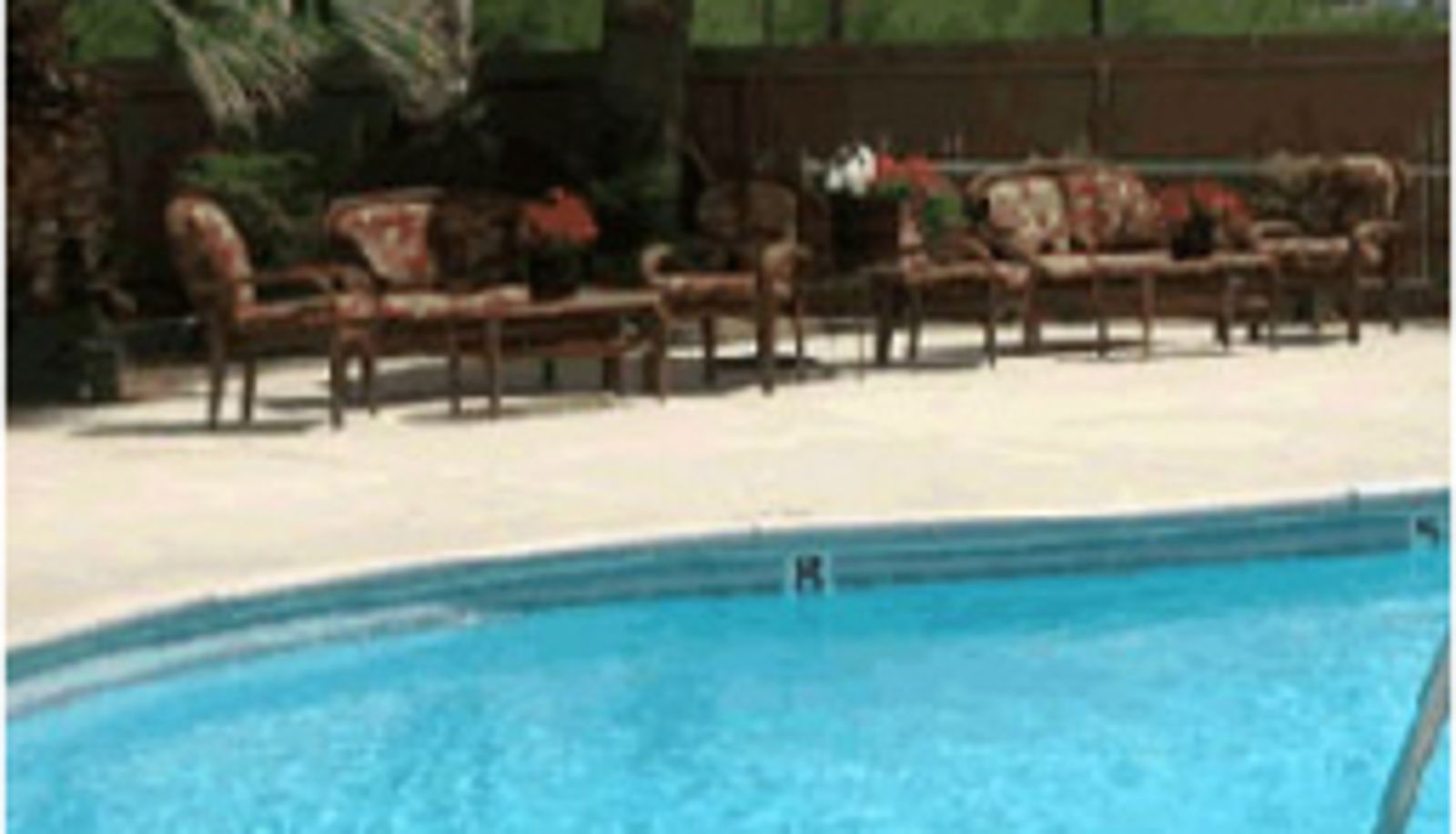 Pool - Fortuna Inn & Suites