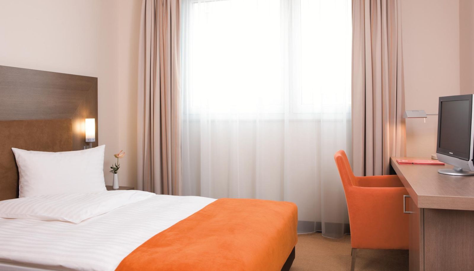 Standardzimmer (Doppel) - Spark by Hilton Essen City Centre