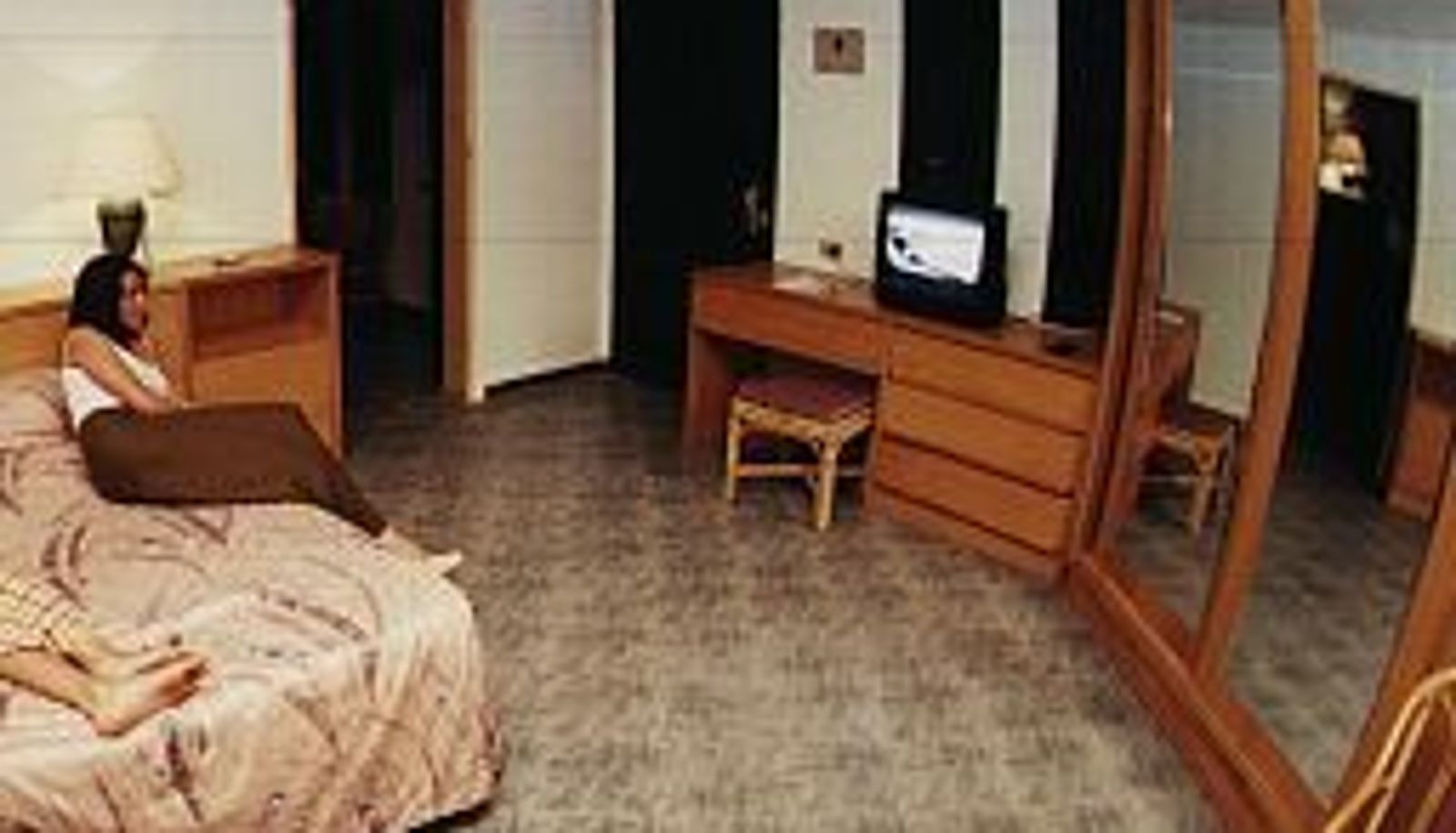 Room - Safari Beach Hotel