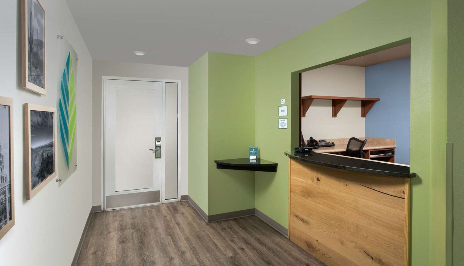 Hall - WoodSpring Suites Phoenix I-10 West