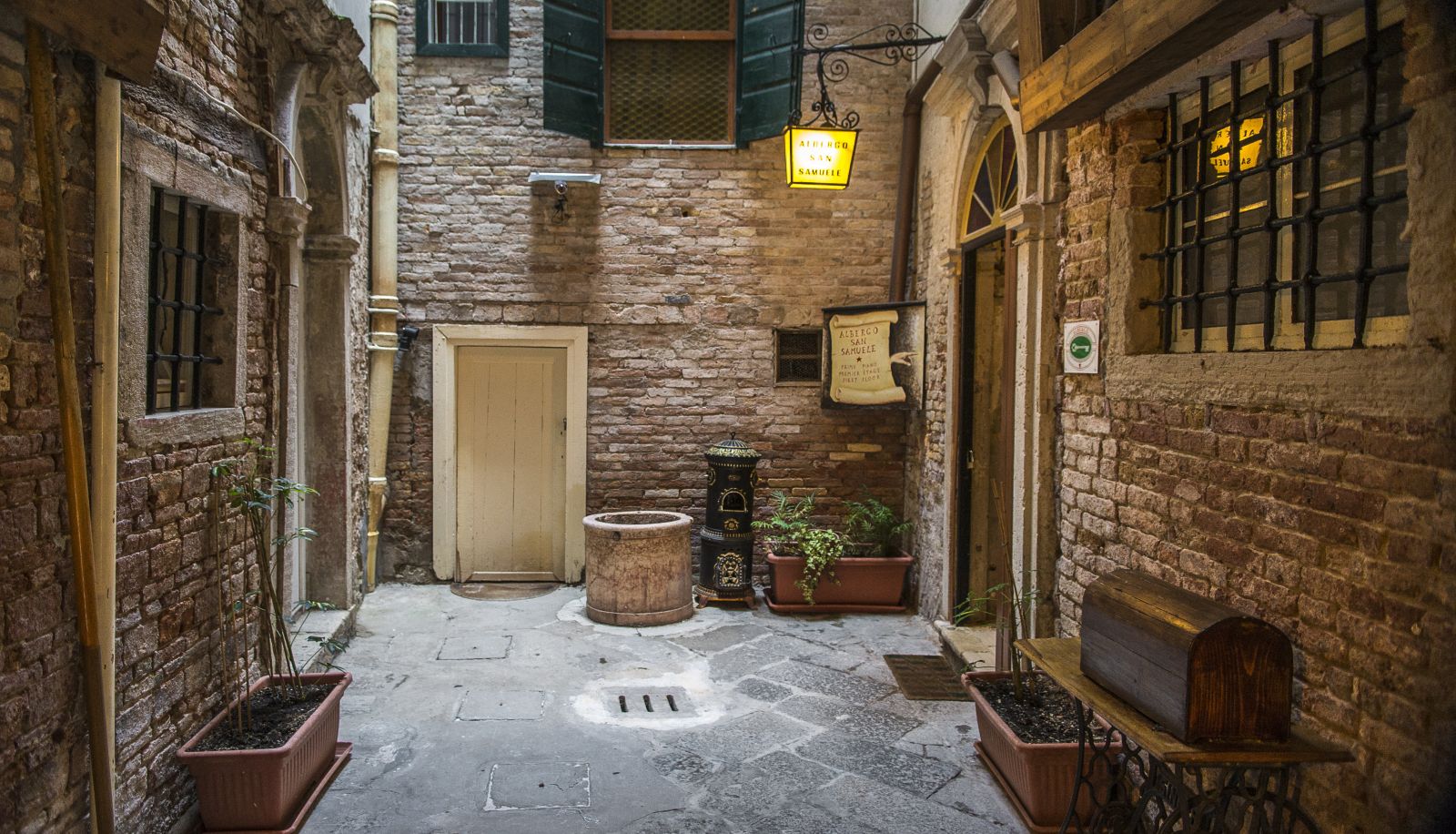 Buitenruimte van het hotel - San Samuele