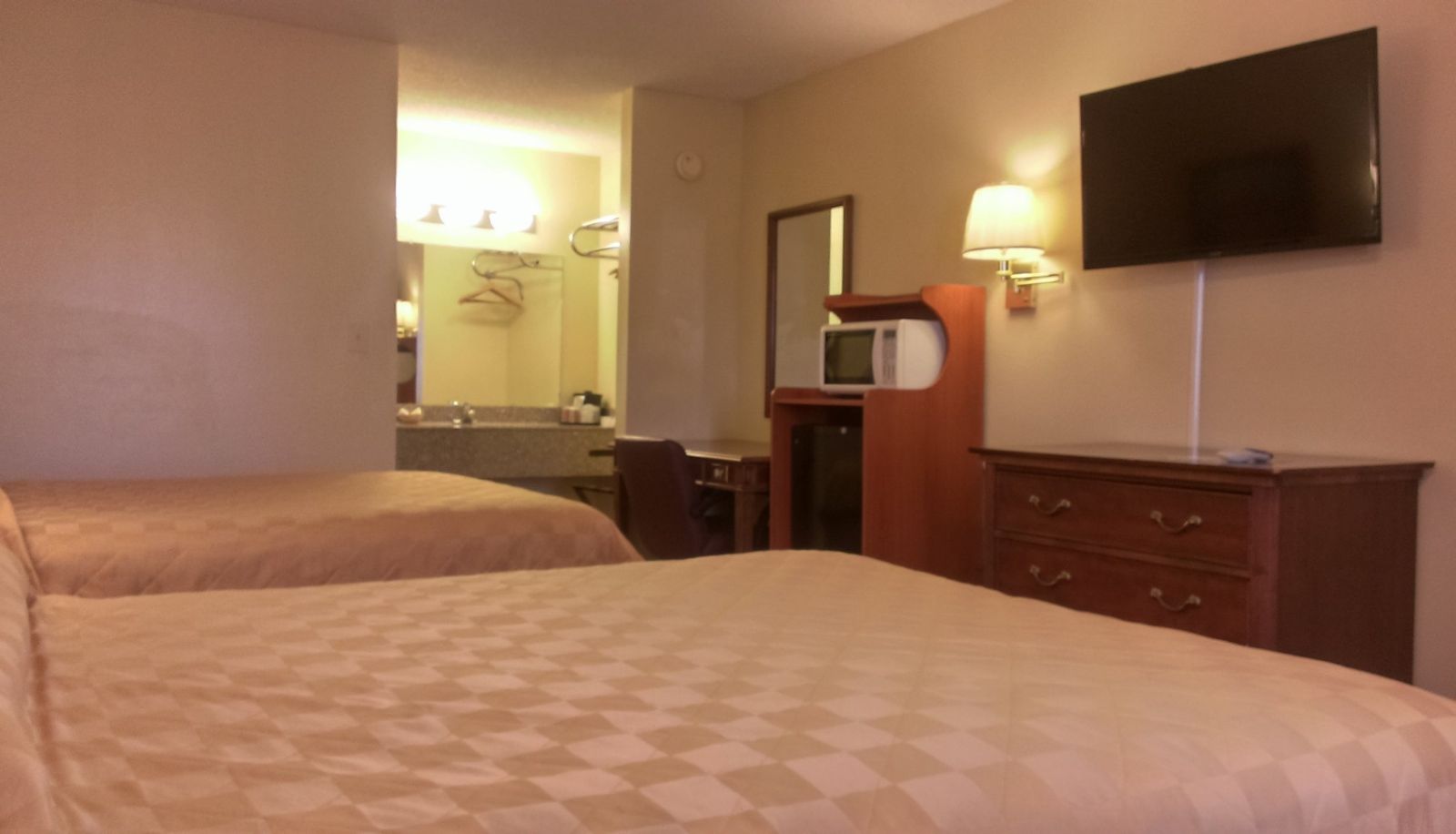 Room - Green Tree Inn