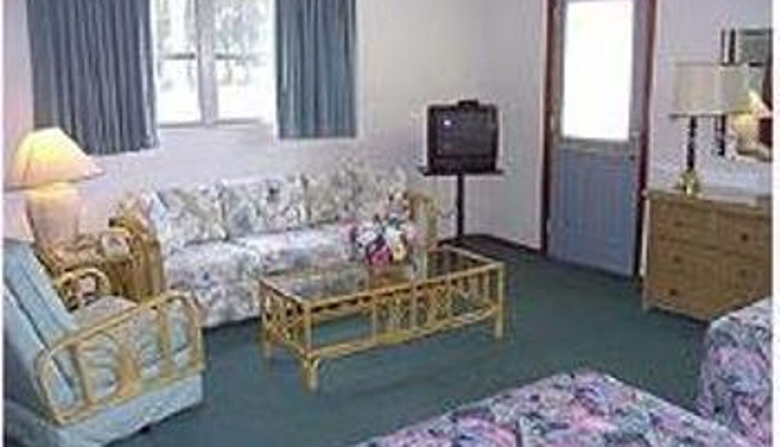Room - Lake View Motel