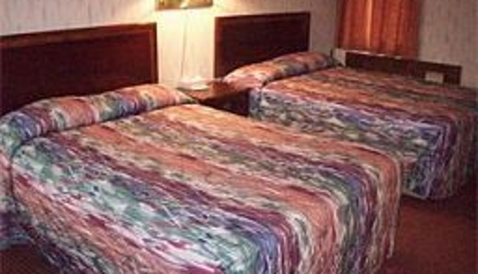 Room - Knights Inn Denver