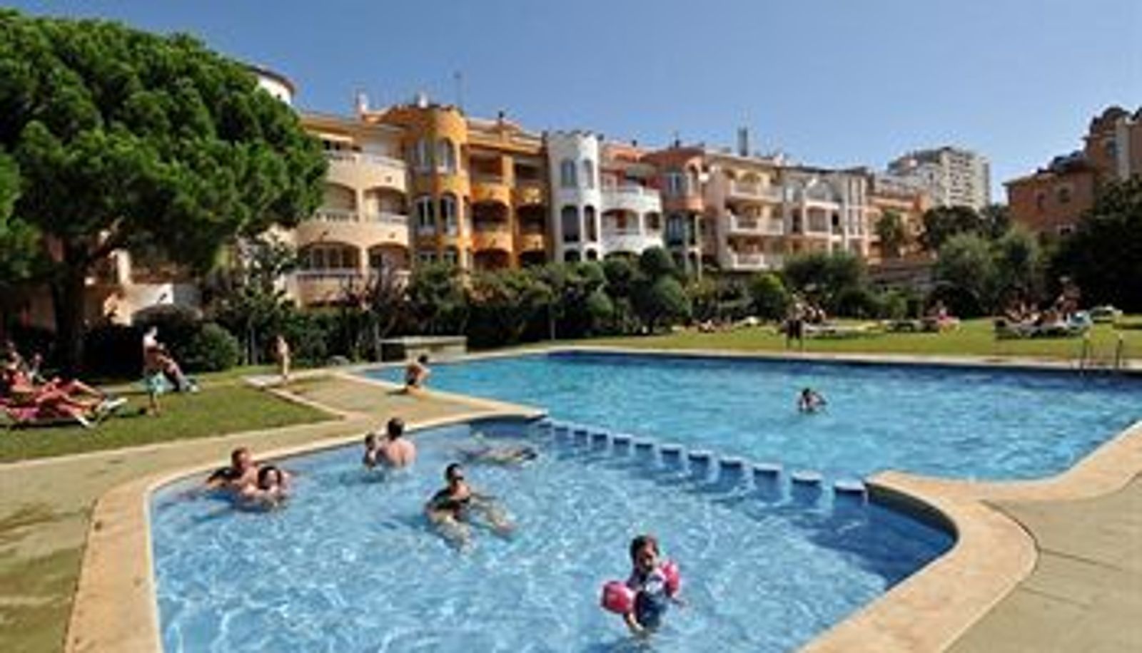 Piscina - Apartaments Comte d'Empuries