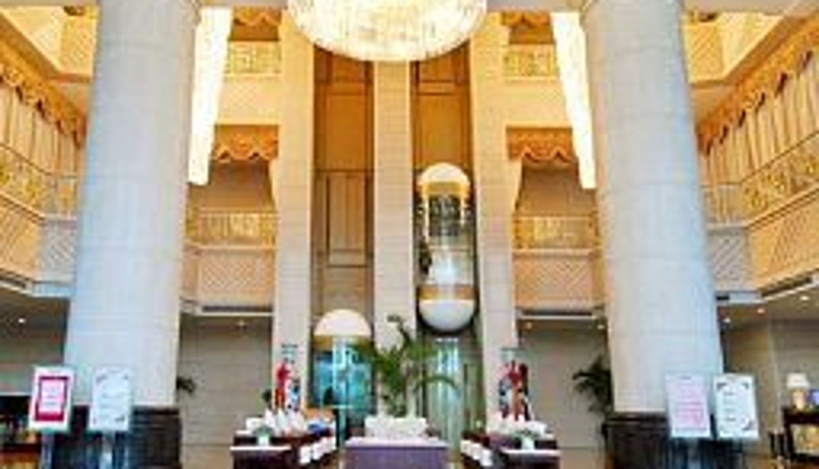 Hall - TREASURE PALACE HOTEL