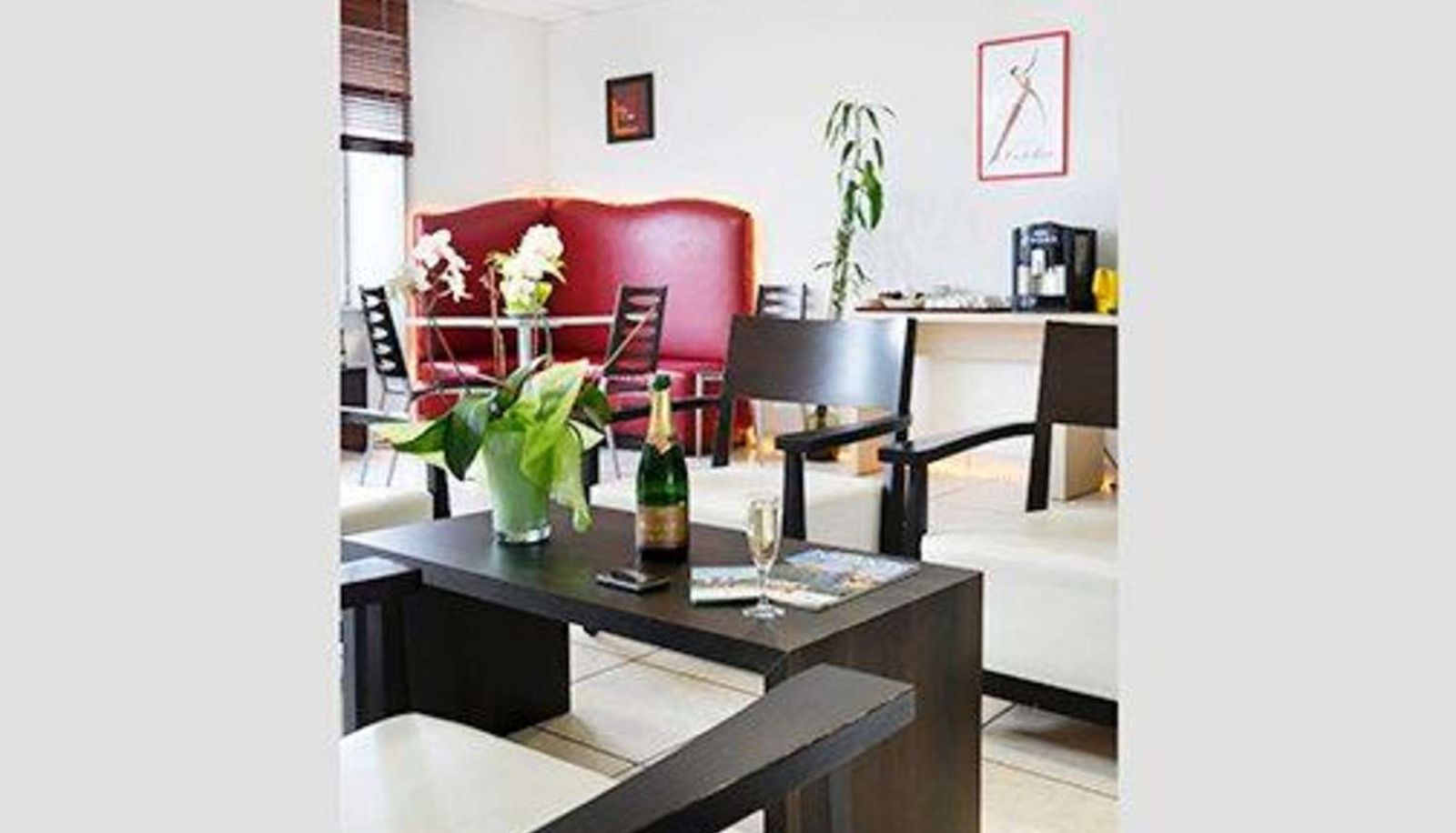Hall - Comfort Suites Les Demeures Champenoises