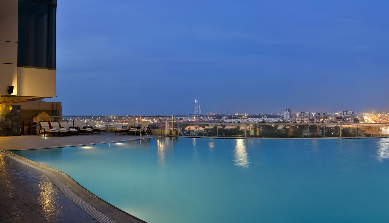 Two Seasons Hotels & Apartment (Dubai)
