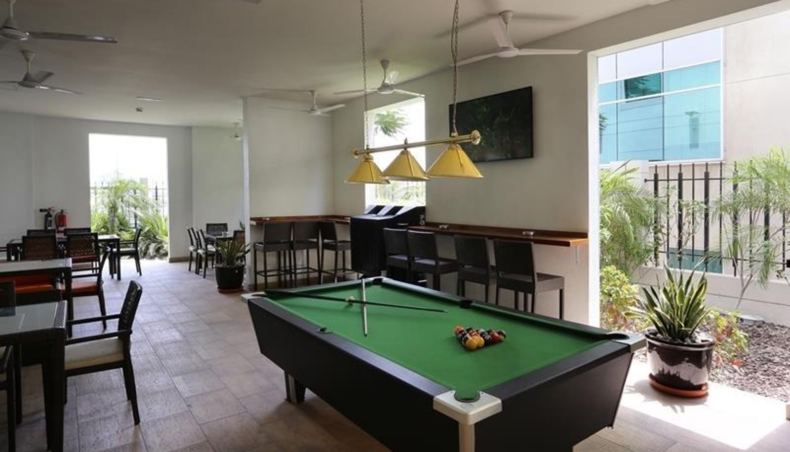 Bar - Premier Inn Dubai Intl Airport