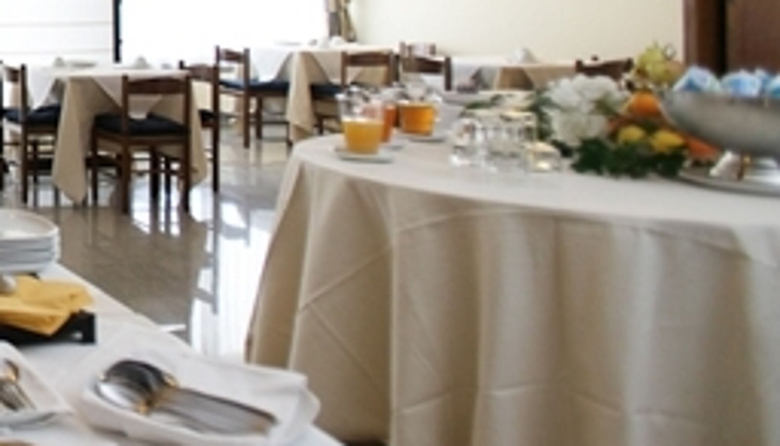 Salle de petit-déjeuner - Fedeli Hotel