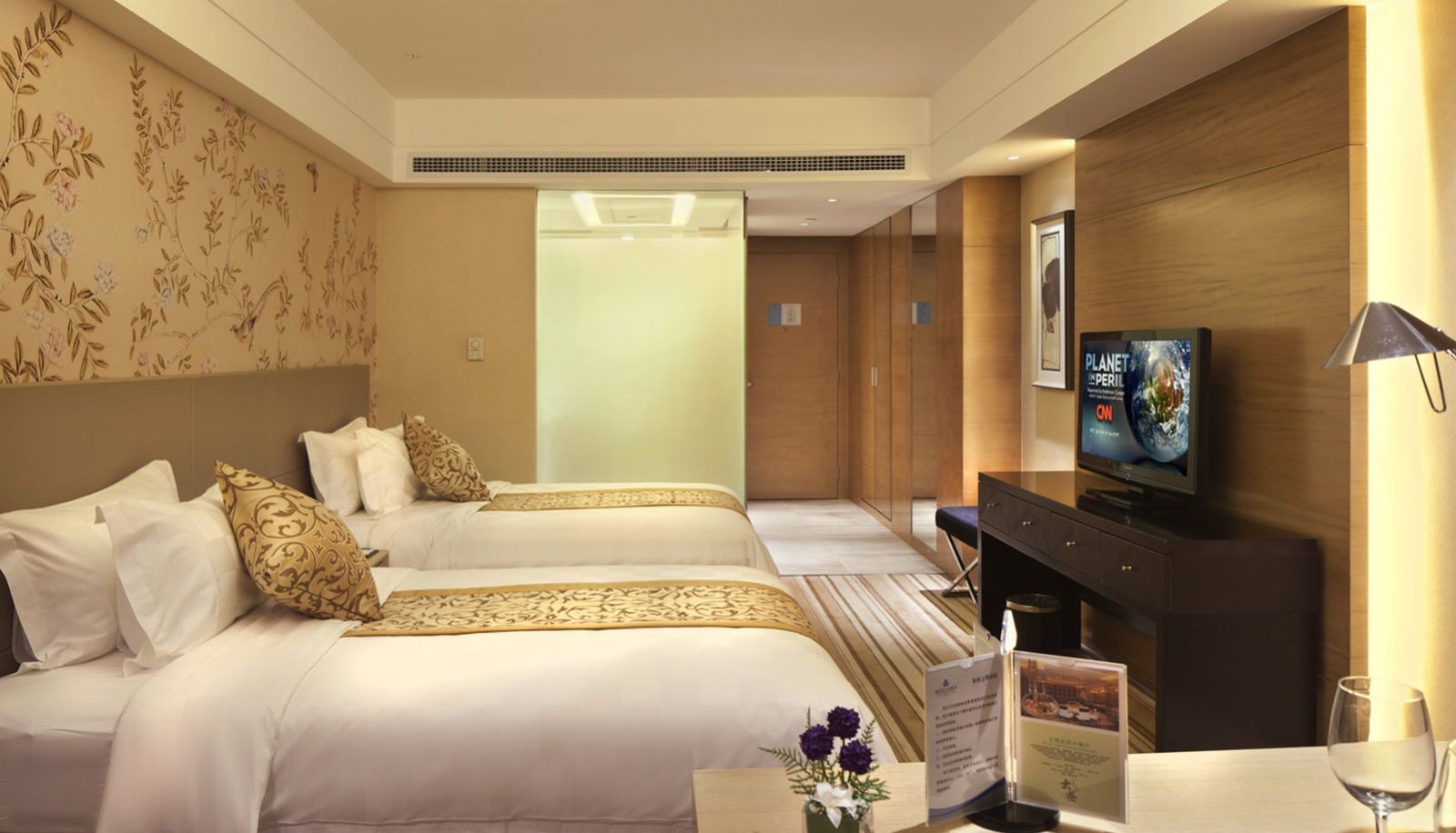 Camera - Grand Skylight Hotel