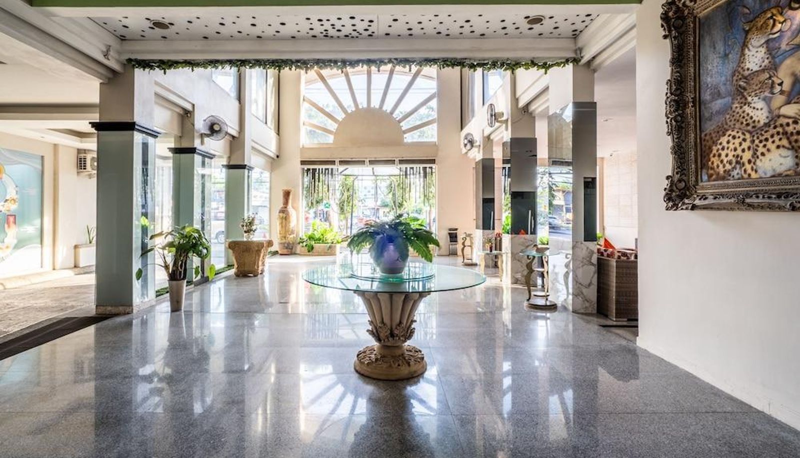 Hall - Collection O 14 Sun Boutique Hotel