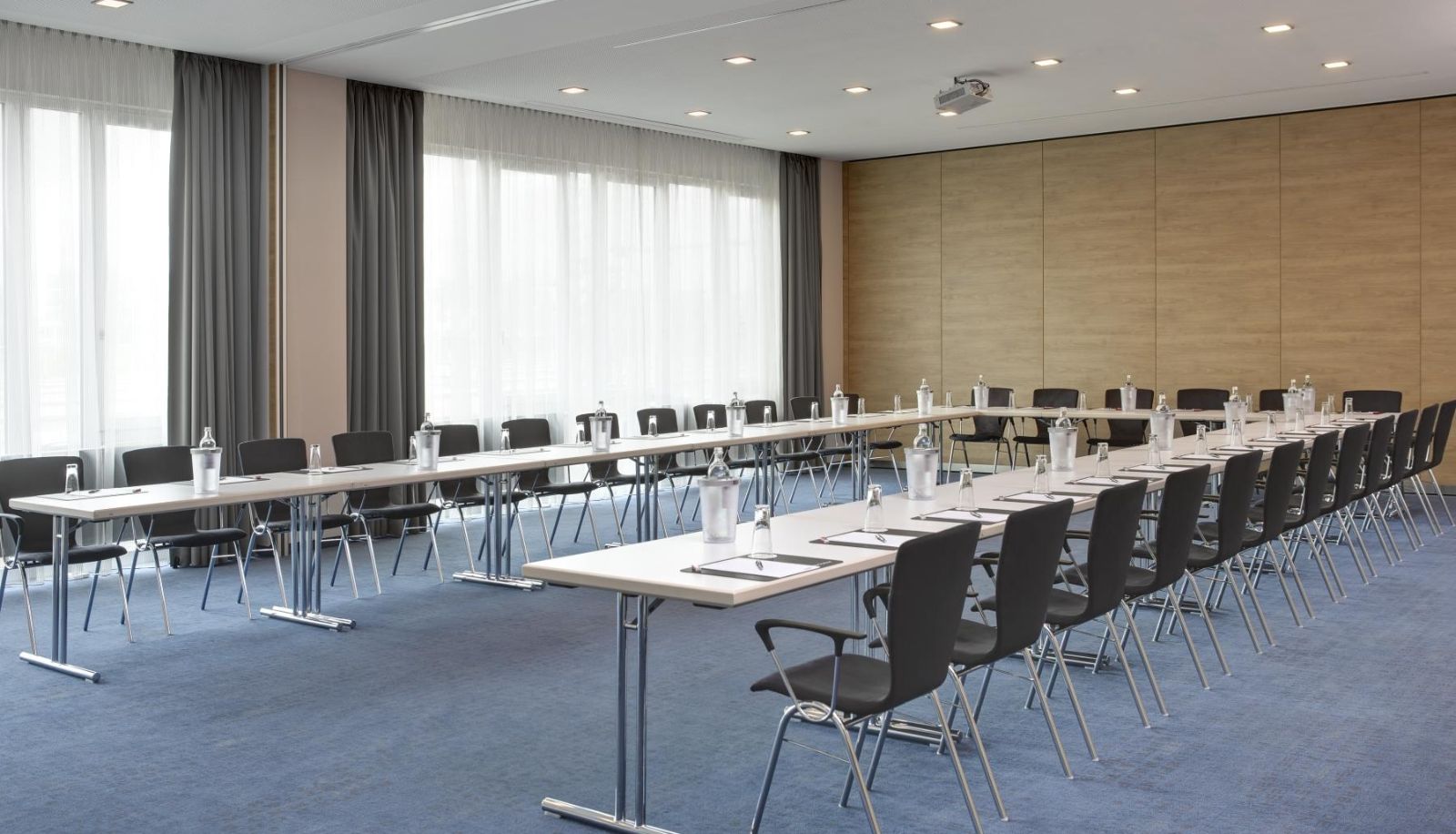 Sala konferencyjna - IntercityHotel Darmstadt