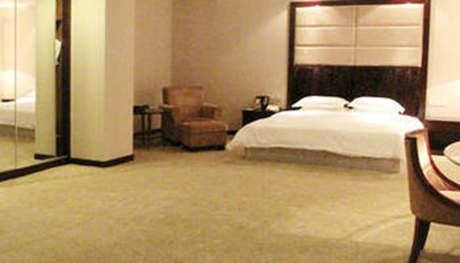 Zimmer - Four Seasons Goldensun Hotel