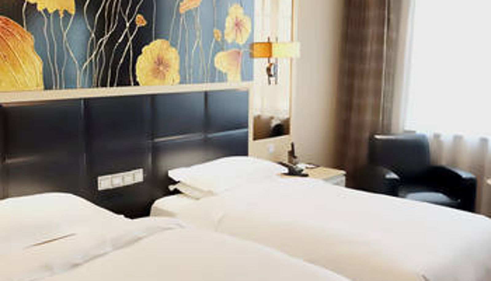 Camera - Wenxin 99 CEO Hotel