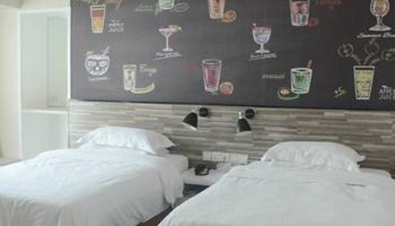 Room - Young Hotel