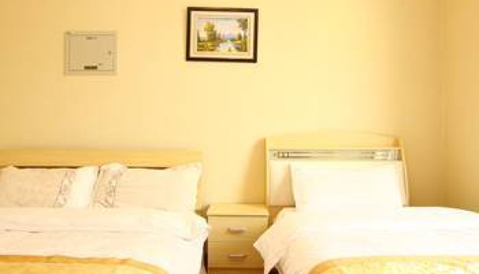 Camera - Golden Waterfront Inn