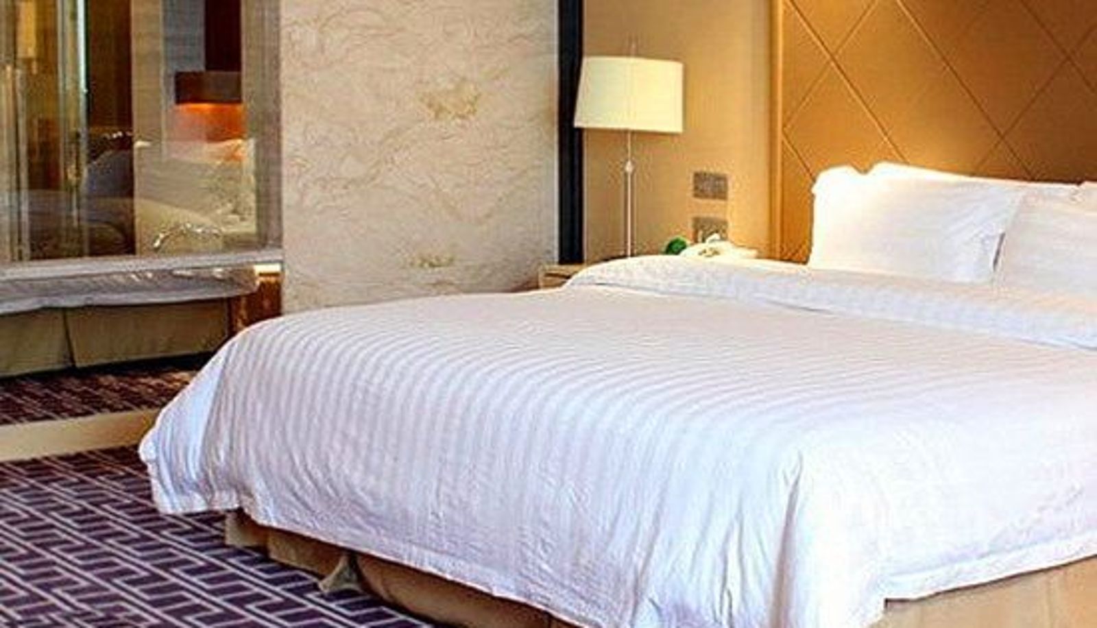 Business room - Royal Metropolitan Hotel