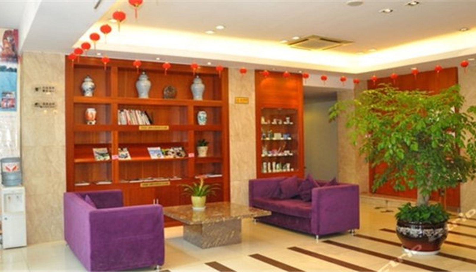 Hall - Hanting West Lake  Hubin (Domestic Only)